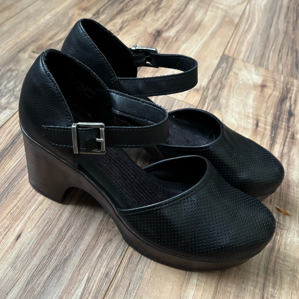 B.o.c. Born Concept Gia Clogs EXC Cond Size 9 Black Wood Look Platform